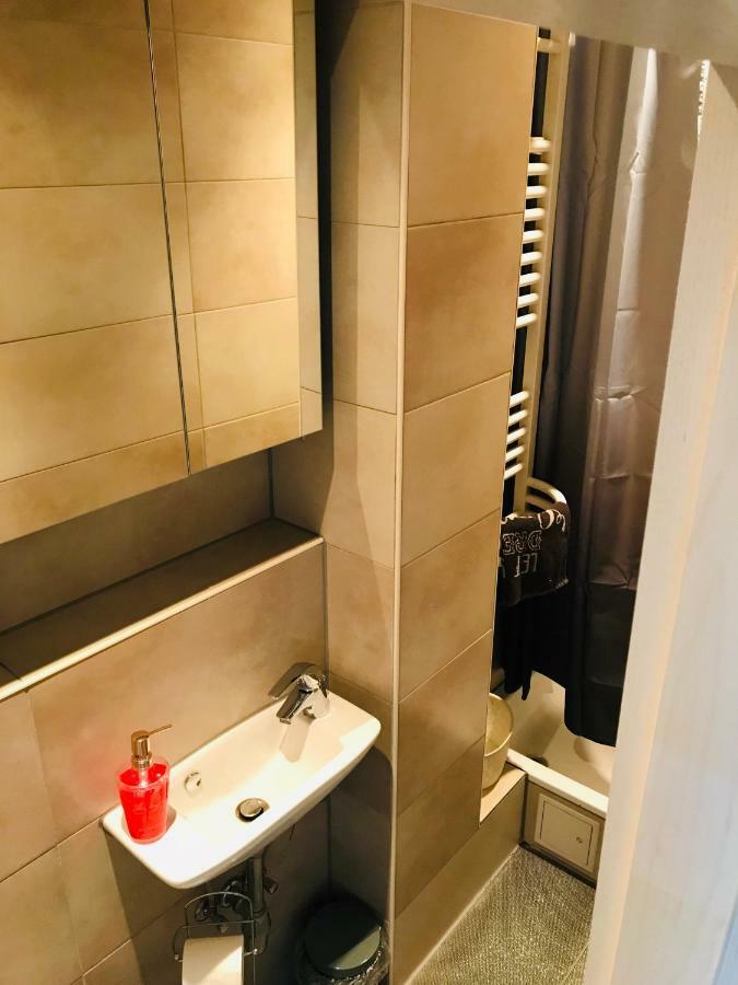 Cologne, Airport, Apartment *